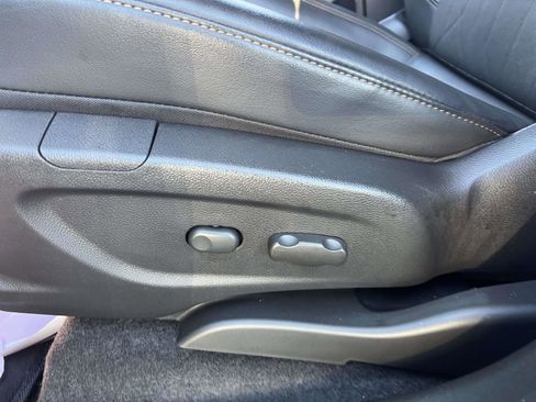 Certified 2022 Chevrolet Trax LT w/ LT Convenience Package image 14