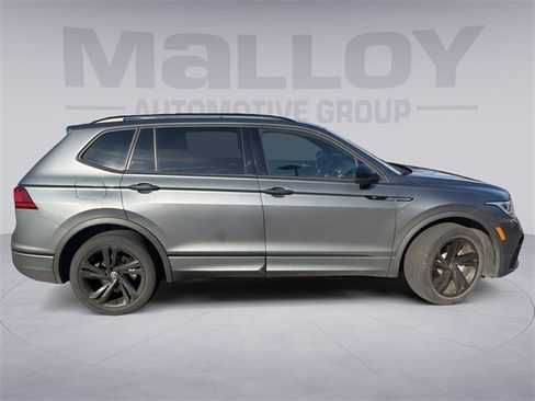 Used 2023 Volkswagen Tiguan SE R-Line image 5
