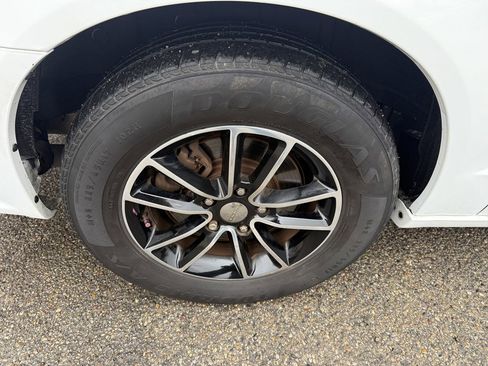 Used 2016 Dodge Grand Caravan R/T FWD image 7