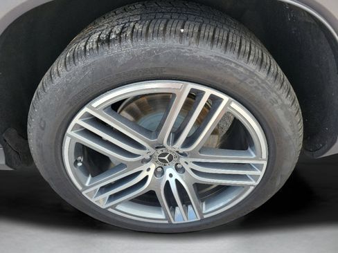 Certified 2025 Mercedes-Benz GLS 450 4MATIC image 37