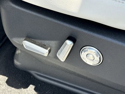 New 2026 Lincoln Navigator Premiere AWD/4WD image 42