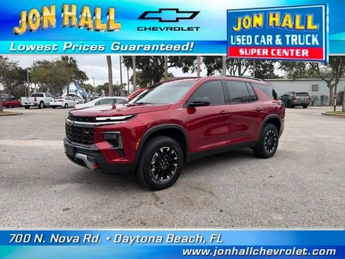 Used 2025 Chevrolet Traverse Z71 w/ Enhanced Driving Package image 2