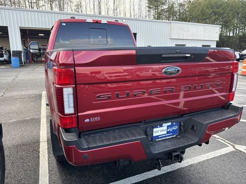 Used 2022 Ford F250 Lariat w/ Black Appearance Package image 15