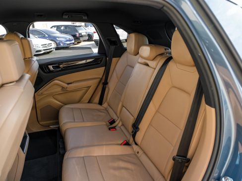 Used 2019 Porsche Cayenne image 34