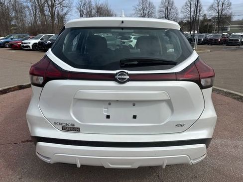 Used 2023 Nissan Kicks SV image 4