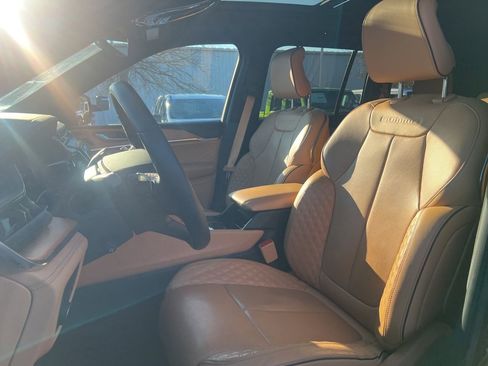 Used 2023 Jeep Grand Cherokee Summit image 16