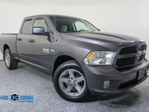 Used 2018 RAM 1500 Express w/ Express Value Package AWD/4WD image 1