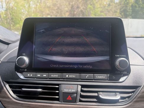 Used 2025 Nissan Altima 2.5 SV FWD image 21