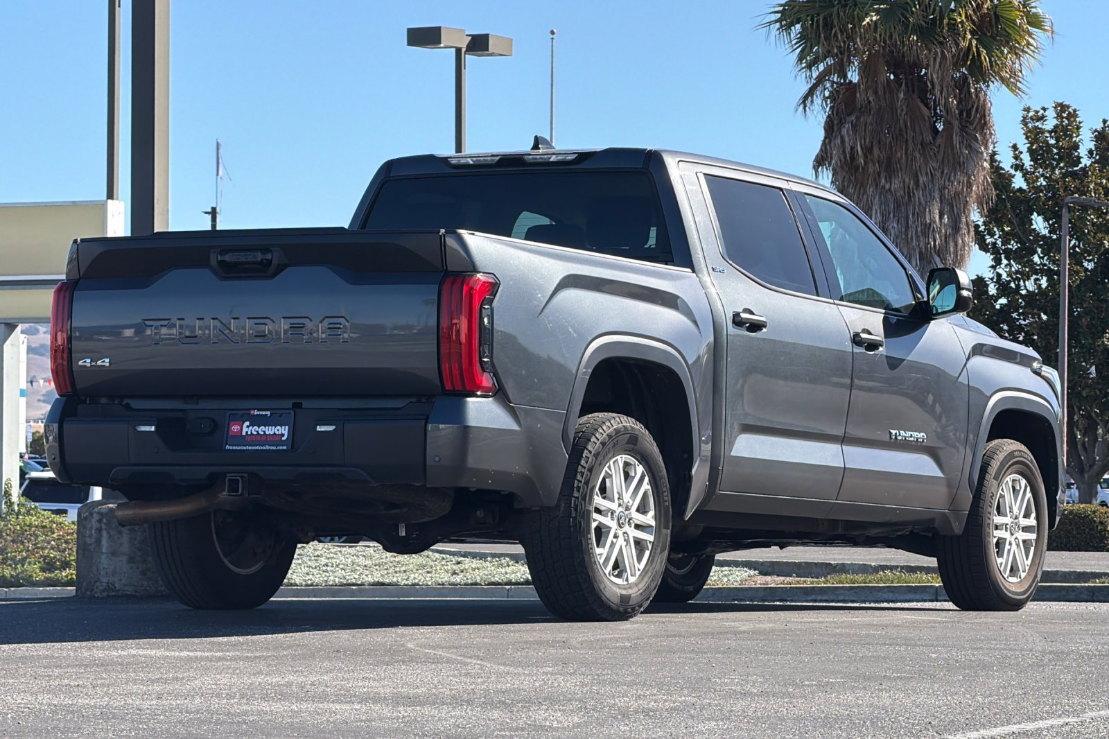 Used 2023 Toyota Tundra SR5 w/ SR5 Premium Package AWD/4WD image 4