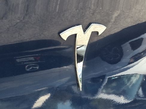 Used 2023 Tesla Model Y Performance AWD/4WD image 30