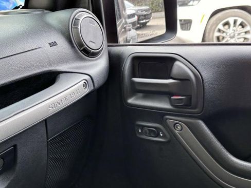 Used 2018 Jeep Wrangler Unlimited Sport S image 26