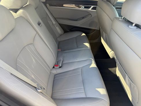 Used 2017 Genesis G80 3.8 w/ Option Group 02 image 30