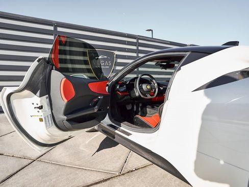 Used 2022 Ferrari SF90 Stradale image 38