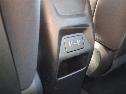 Used 2025 Hyundai Venue SEL FWD image 33