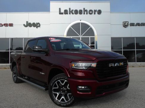 Used 2025 RAM 1500 Laramie w/ Sport Appearance Package AWD/4WD image 2