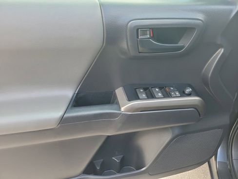 Used 2023 Toyota Tacoma SR5 RWD image 18