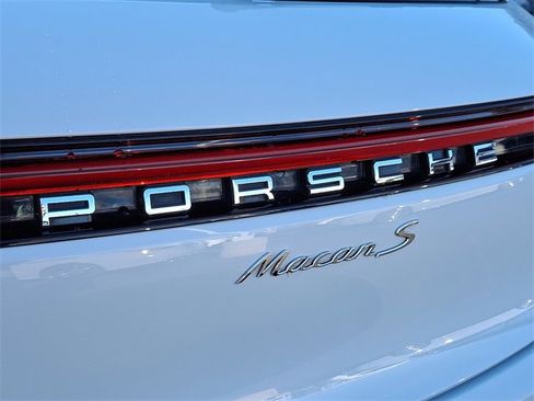 Used 2022 Porsche Macan S image 31