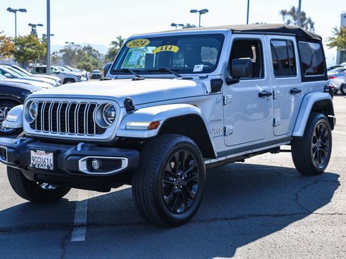 Used 2024 Jeep Wrangler Unlimited Sahara AWD/4WD image 20
