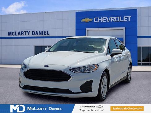 Used 2020 Ford Fusion S FWD image 2