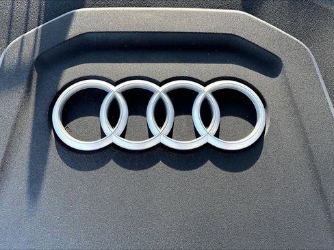 Used 2019 Audi Q8 Premium Plus image 32