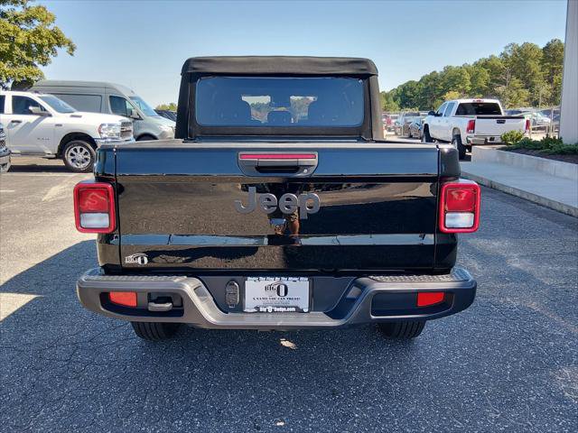 Certified 2025 Jeep Gladiator Sport AWD/4WD image 4