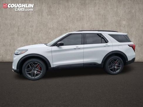 New 2026 Ford Explorer ST-Line w/ ST-Line Street Pack image 5