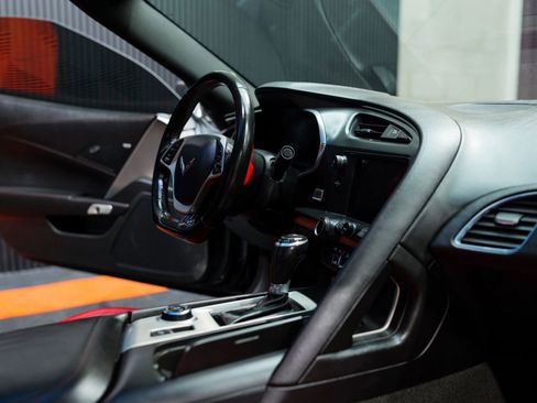 Used 2019 Chevrolet Corvette Z06 w/ Z07 Performance Package RWD image 39