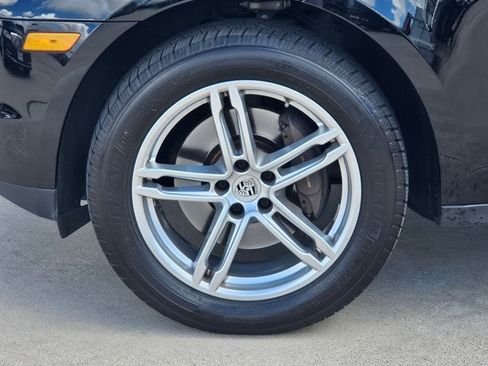 Used 2018 Porsche Macan AWD/4WD image 14