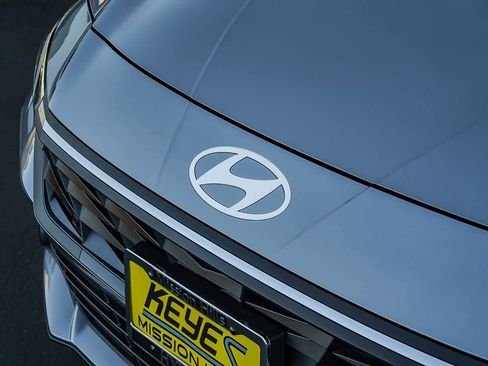 New 2026 Hyundai Elantra SE image 9