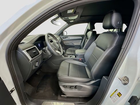 Used 2023 Volkswagen Atlas Cross Sport SE w/ Panoramic Sunroof Package AWD/4WD image 13