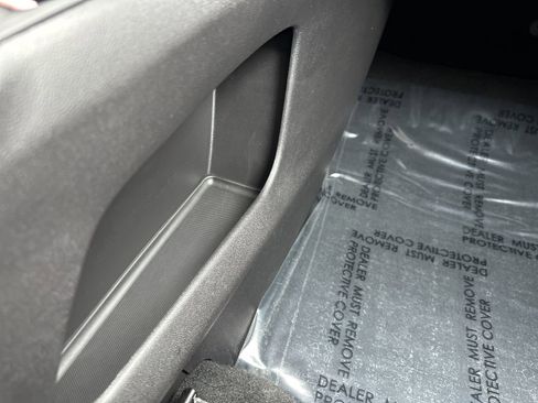 Used 2024 GMC Terrain SLT image 68