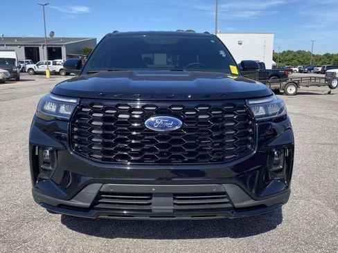Used 2025 Ford Explorer ST-Line w/ Premium Package RWD image 2