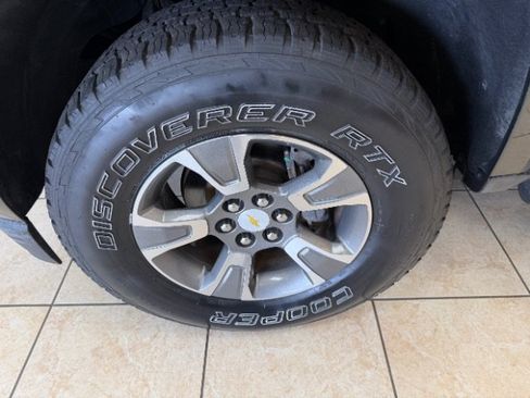 Used 2018 Chevrolet Colorado Z71 AWD/4WD image 19