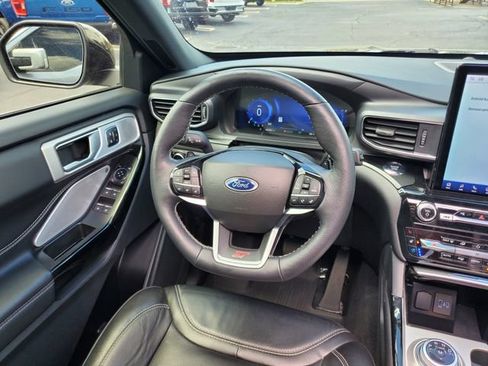 Used 2023 Ford Explorer ST w/ Equipment Group 401A AWD/4WD image 9