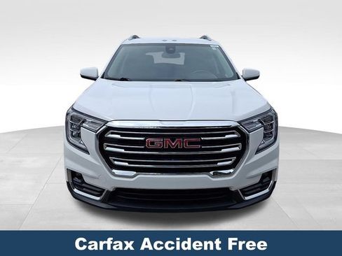 Used 2024 GMC Terrain SLT AWD/4WD image 3