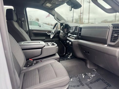 Used 2024 GMC Sierra 1500 Elevation image 10