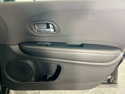 Used 2021 Honda HR-V LX image 28