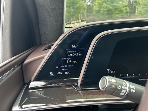 Used 2023 Cadillac Escalade ESV Sport Platinum image 33