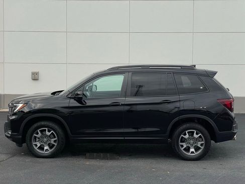 Certified 2022 Honda Passport TrailSport image 2