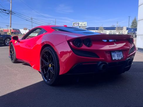 Used 2020 Ferrari F8 Tributo RWD image 3