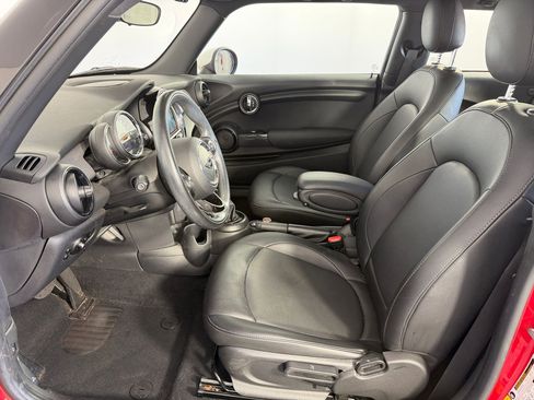 Used 2019 MINI Cooper 2-Door Hardtop FWD image 5
