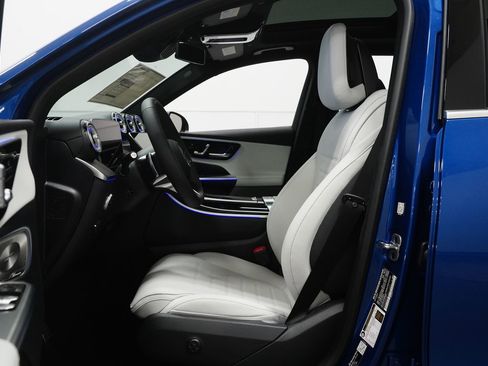 New 2026 Mercedes-Benz GLC 300 4MATIC image 2