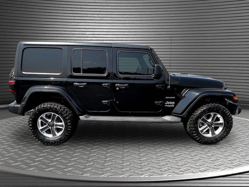 Used 2019 Jeep Wrangler Unlimited Sahara AWD/4WD image 8