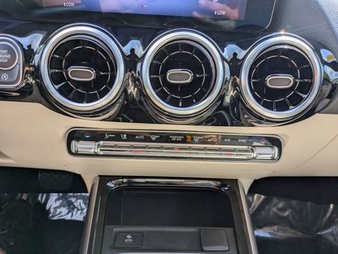 Used 2025 Mercedes-Benz GLA 250 4MATIC image 28