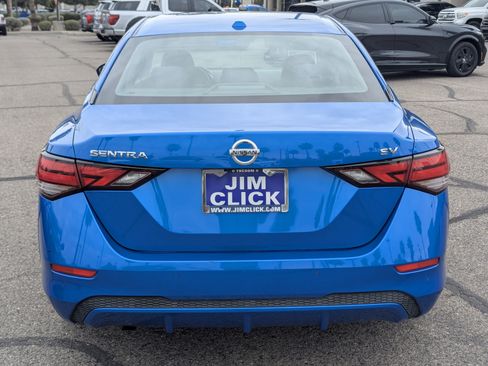 Used 2022 Nissan Sentra SV image 3