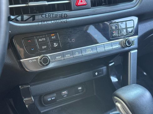 Certified 2024 Kia Seltos EX FWD image 22