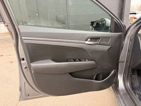 Used 2019 Hyundai Elantra SE w/ Cargo Package FWD image 20