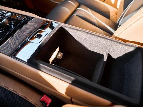 Used 2025 Rolls-Royce Cullinan image 77