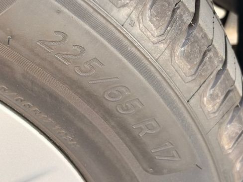 Used 2025 Toyota RAV4 XLE AWD/4WD image 10