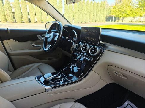Used 2017 Mercedes-Benz GLC 300 4MATIC image 27